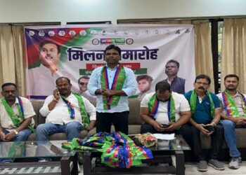 jamshedpur ajsu : जमशेदपुर आजसू में काफी संख्या में युवाओं ने थामा पार्टी का दामन, संगठन को मजबूत बनाने का संकल्प jamshedpur ajsu : जमशेदपुर आजसू में काफी संख्या में युवाओं ने थामा पार्टी का दामन, संगठन को मजबूत बनाने का संकल्प