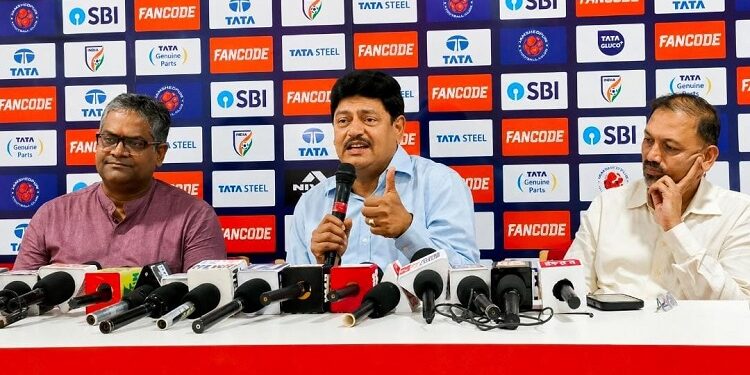 jamshedpur football club closure by tata steel : टाटा स्टील के वीपी सीएस डीबी सुंदर रामम जमशेदपुर फुटबॉल क्लब को बंद करने की घोषणा के तीन दिनों के बाद मीडिया के सामने आये, किया वादा, नहीं रुकेगा खेल और खिलाड़ियों को आगे बढ़ाते रहेंगे, देखिये – video jamshedpur football club closure by tata steel : टाटा स्टील के वीपी सीएस डीबी सुंदर रामम जमशेदपुर फुटबॉल क्लब को बंद करने की घोषणा के तीन दिनों के बाद मीडिया के सामने आये, किया वादा, नहीं रुकेगा खेल और खिलाड़ियों को आगे बढ़ाते रहेंगे, देखिये – video