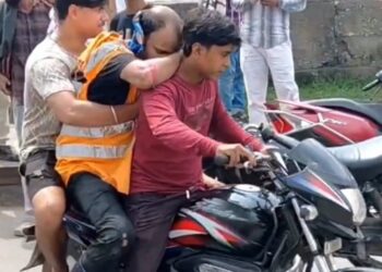 Jamshedpur accident : मानगो पुल पर दो बाइकों में टक्कर, टाटा स्टील का कर्मचारी घायल