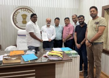 Jamshedpur dhalbhumgarh airport : सिंहभूम चेंबर ने ढालभूमगढ़ एयरपोर्ट परियोजना को लेकर डीएफओ से की मुलाकात, राज्य सरकार से भी किया प्रक्रिया शीघ्र पूरी कराने का आग्रह Jamshedpur dhalbhumgarh airport : सिंहभूम चेंबर ने ढालभूमगढ़ एयरपोर्ट परियोजना को लेकर डीएफओ से की मुलाकात, राज्य सरकार से भी किया प्रक्रिया शीघ्र पूरी कराने का आग्रह