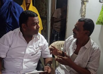 Jamshedpur jmm leader met tandwa mob lintching victim : टंडवा मॉब लिंचिंग के पीड़ित परिवार से मिले झामुमो नेता सरफराज हुसैन, दोषियों पर कड़ी कार्रवाई की रखी मांग