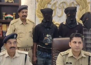 Jamshedpur 3 accused arrested in aftab murder case : बर्मामाइंस के मो आफताब आलम हत्याकांड के मुख्य शूटर सहित तीन गिरफ्तार, दो नामजद विधि निरुद्ध किशोरों को भी पुलिस ने पकड़ा, मामले में चार आरोपी पहले ही किये जा चुके हैं गिरफ्तार Jamshedpur 3 accused arrested in aftab murder case : बर्मामाइंस के मो आफताब आलम हत्याकांड के मुख्य शूटर सहित तीन गिरफ्तार, दो नामजद विधि निरुद्ध किशोरों को भी पुलिस ने पकड़ा, मामले में चार आरोपी पहले ही किये जा चुके हैं गिरफ्तार