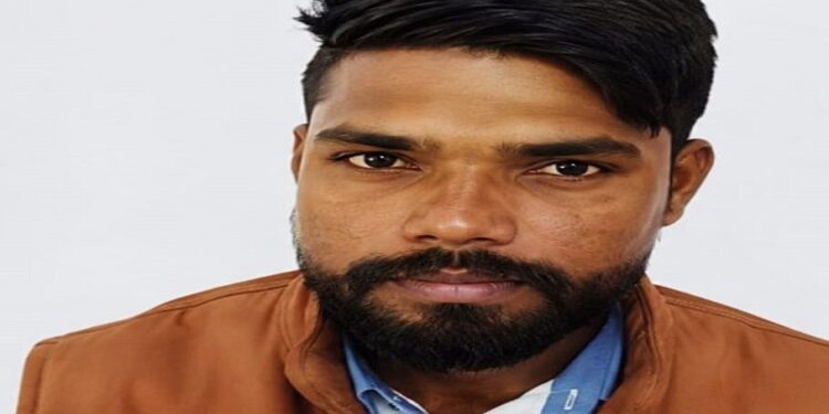 Jamshedpur zakir suspected dtath : मानगो जाकिरनगर के ऑटो चालक जाकिर का शव हुआ सुपुर्देखाक, कई दिनों से गायब जाकिर का गुरुवार को मिला था शव, पुलिस पर लगा तत्परता से तलाश नहीं करने का आरोप Jamshedpur zakir suspected dtath : मानगो जाकिरनगर के ऑटो चालक जाकिर का शव हुआ सुपुर्देखाक, कई दिनों से गायब जाकिर का गुरुवार को मिला था शव, पुलिस पर लगा तत्परता से तलाश नहीं करने का आरोप