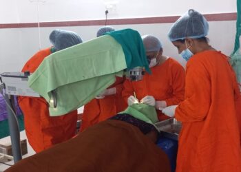 Jamshedpur red cross eye camp : रेड क्रॉस के 821वें नेत्र शिविर में 32 मरीजों का हुआ सफल ऑपरेशन एवं लेंस प्रत्यारोपण, सोमवार को मरीजों की आंखों की जांच, चश्मा, दवाइयां व आंखों की देखभाल की सलाह देकर किया जाएगा विदा