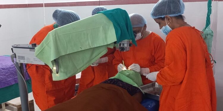 Jamshedpur red cross eye camp : रेड क्रॉस के 821वें नेत्र शिविर में 32 मरीजों का हुआ सफल ऑपरेशन एवं लेंस प्रत्यारोपण, सोमवार को मरीजों की आंखों की जांच, चश्मा, दवाइयां व आंखों की देखभाल की सलाह देकर किया जाएगा विदा Jamshedpur red cross eye camp : रेड क्रॉस के 821वें नेत्र शिविर में 32 मरीजों का हुआ सफल ऑपरेशन एवं लेंस प्रत्यारोपण, सोमवार को मरीजों की आंखों की जांच, चश्मा, दवाइयां व आंखों की देखभाल की सलाह देकर किया जाएगा विदा