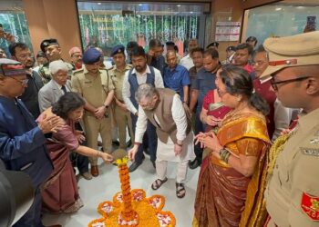 Jamshedpur motherhood multi speciality hospital : राज्यपाल संतोष गंगवार ने जमशेदपुर के बाराद्वारी में मदरहुड मल्टी स्पेशलिटी हॉस्पिटल का किया उद्घाटन, हॉस्पिटल में मरीजों को एक ही छत के नीचे मिलेगा विश्वस्तरीय स्वास्थ्य सेवाओं का लाभ  