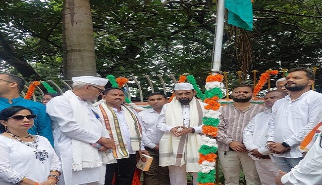 Jamshedpur sonari mandal bjp : राष्ट्रभक्ति के रंग में रंगा सोनारी भाजपा मंडल का स्वतंत्रता दिवस समारोह, सांसद विद्युत वरण महतो ने किया झंडोत्तोलन