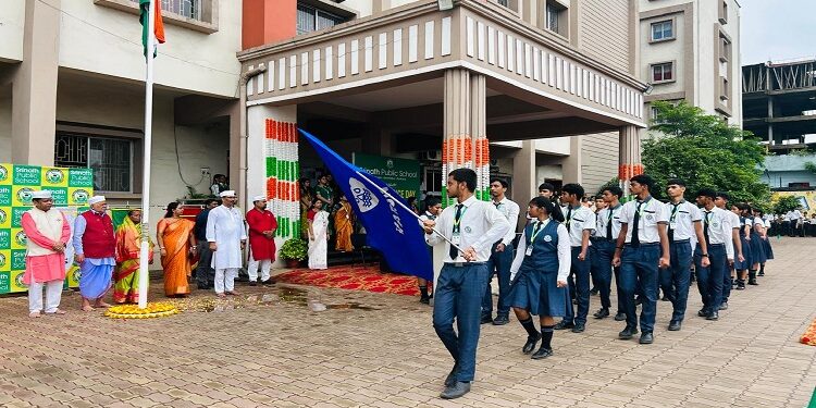 Adityapur srinath public school flag hoisting : श्रीनाथ पब्लिक स्कूल में हर्षोल्लास से मनाया गया स्वतंत्रता दिवस, विद्यार्थियों ने लिया देश की अखंडता अक्षुण्ण रखने का संकल्प  