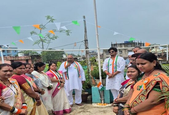 Jamshedpur lodhi Kshatriya mahasabha flag hoisting : अखिल भारतीय लोधी क्षत्रिय महासभा केंद्रीय कार्यालय में हर्षोल्लास के साथ मना 80वां स्वतंत्रता दिवस, सभी ने राष्ट्रीय एकता, अखंडता एवं राष्ट्र के प्रति समर्पण का लिया संकल्प
