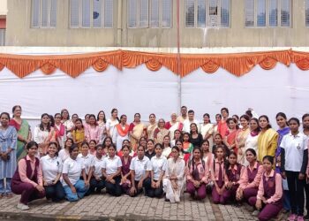 Jamshedpur graduate college flag hoisting : ग्रैजुएट कॉलेज में समारोह पूर्वक मना 80वां स्वतंत्रता दिवस, प्राचार्या डॉ वीणा सिंह प्रियदर्शी ने किया ध्वजारोहण