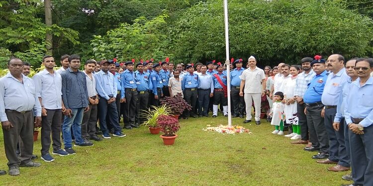 Jamshedpur tszp independence day celebration : टाटा स्टील जूलॉजिकल पार्क ने देशभक्ति की भावना के साथ मनाया 80वां स्वतंत्रता दिवस, निदेशक डॉ नईम ने जैव विविधता की रक्षा, वन्यजीवों व समाज के कल्याण की दिलाई शपथ  