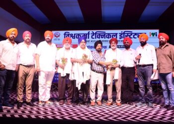 Jamshedpur ramgarhia sabha website launched : 116 साल पुरानी जमशेदपुर रामगढ़िया सभा ने भरी डिजिटल उड़ान, स्वतंत्रता दिवस पर संस्था की वेबसाइट की हुई लॉञ्चिंग Jamshedpur ramgarhia sabha website launched : 116 साल पुरानी जमशेदपुर रामगढ़िया सभा ने भरी डिजिटल उड़ान, स्वतंत्रता दिवस पर संस्था की वेबसाइट की हुई लॉञ्चिंग