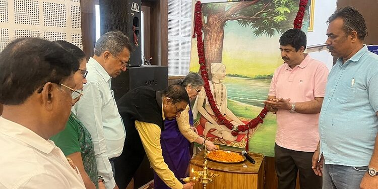 Jamshedpur tulsi bhawan quiz : तुलसी भवन में ‘भारत को जानो’ विषयक ‘त्वरित प्रश्नोत्तरी’ प्रतियोगिता आयोजित, एआइडबल्यूसी एकेडमी ऑफ एक्सीलेंस ने प्राप्त किया प्रथम स्थान, प्रतियोगिता में 26 स्कूलों के कुल 103 विद्यार्थियों ने की शिरकत