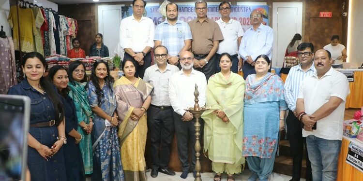 singhbhum chamber of commerce monsoon trade fair : सिंहभूम चैंबर का मानसून ट्रेड फेयर आरंभ, कई नये स्टॉल लगाये गये, महिला सशक्तीकरण की उठी आवाज