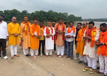 jamshedpur hindu yuva sena : सोनारी में हिंदू युवा सेना ने निकाली भव्य सामूहिक जलाभिषेक यात्रा, हजारों की भीड़ ने बोल बम के लगाये नारे jamshedpur hindu yuva sena : सोनारी में हिंदू युवा सेना ने निकाली भव्य सामूहिक जलाभिषेक यात्रा, हजारों की भीड़ ने बोल बम के लगाये नारे