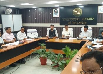 jamshedpur dc meeting : जमशेदपुर के उपायुक्त ने की राजस्व संग्रह को लेकर अहम बैठक, भूमि अधिग्रहण में तेजी लाने का आदेश, राजस्व वसूली बढ़ाने के लिए डीसी ने दिये टिप्स