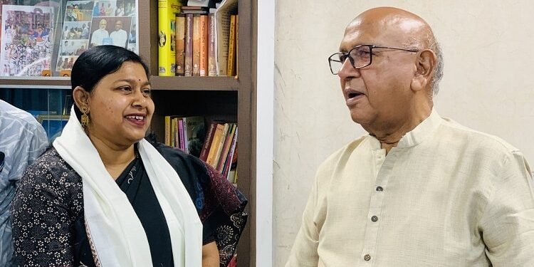 jamshedpur mla saryu roy meets mlc : जमशेदपुर के विधायक सरयू राय से मिलीं बिहार की एमएलसी डॉ. भारती मेहता, कई मुद्दों पर की चर्चा