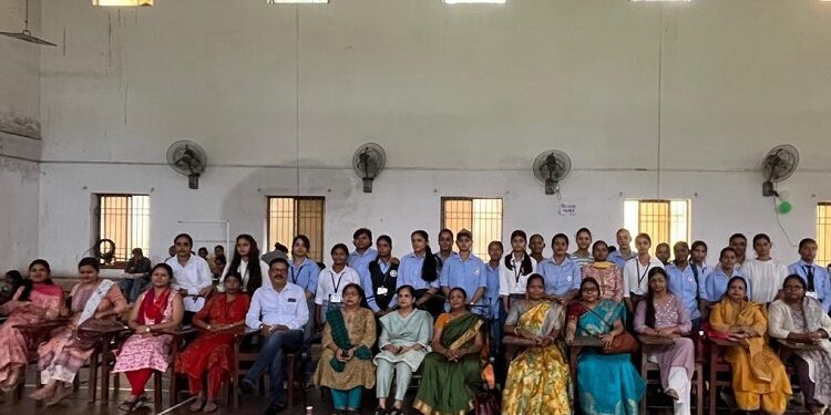 Jamshedpur women’s university : जमशेदपुर वीमेन्स यूनिवर्सिटी के वाणिज्य विभाग ने आयोजित किया कॉमनोवा 2026, छात्राओं ने अपनी सृजनात्मकता, ज्ञान एवं प्रबंधन कौशल का किया प्रदर्शन Jamshedpur women’s university : जमशेदपुर वीमेन्स यूनिवर्सिटी के वाणिज्य विभाग ने आयोजित किया कॉमनोवा 2026, छात्राओं ने अपनी सृजनात्मकता, ज्ञान एवं प्रबंधन कौशल का किया प्रदर्शन