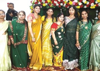 Jamshedpur singhara utsav : परसुडीह में मारवाड़ी महिला सम्मेलन ने मनाया सिंधारा उत्सव, शाखा की सभी सदस्यों ने उत्सव का जमकर उठाया आनंद Jamshedpur singhara utsav : परसुडीह में मारवाड़ी महिला सम्मेलन ने मनाया सिंधारा उत्सव, शाखा की सभी सदस्यों ने उत्सव का जमकर उठाया आनंद