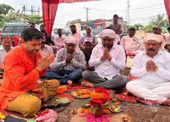 Adityapur ganesh puja bhumi pujan : छोटा गम्हरिया दुर्गापूजा मैदान में श्री श्री गणेश पूजा के लिए भूमि पूजन आयोजित, पूजा समिति के सारे सदस्य तैयारियों में जुटे