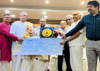 Jamshedpur tulsi bhawan : तुलसी भवन में दो माह चले तुलसी जयंती समारोह का हुआ भव्य समापन, आचार्य हरेराम त्रिपाठी गोस्वामी तुलसीदास सारस्वत सम्मान से सम्मानित Jamshedpur tulsi bhawan : तुलसी भवन में दो माह चले तुलसी जयंती समारोह का हुआ भव्य समापन, आचार्य हरेराम त्रिपाठी गोस्वामी तुलसीदास सारस्वत सम्मान से सम्मानित