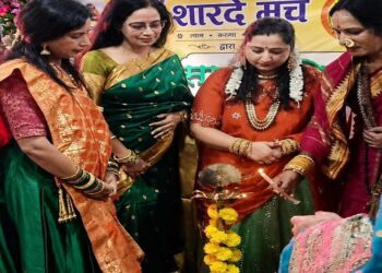 Jharkhand ranchi sawan Milan : रांची के चुटिया में मां शारदे मंच ने हर्षोल्लास के साथ मनाया सावन मिलन, ‘सावन के झूले पड़े’ थीम बेस्ड समारोह में साहित्य से जुड़ी महिलाएं रहीं शामिल