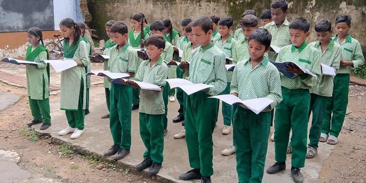 Jamshedpur kahani nirman satra : जेम्को कालीमाटी उउवि के बच्चों ने बिखेरा रचनात्मकता का रंग, शब्दों और चित्रों से गढ़ीं शानदार कहानियां Jamshedpur kahani nirman satra : जेम्को कालीमाटी उउवि के बच्चों ने बिखेरा रचनात्मकता का रंग, शब्दों और चित्रों से गढ़ीं शानदार कहानियां