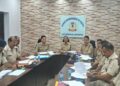 Jamshedpur ssp review meeting : लंबित कांडों के निष्पादन को लेकर एसएसपी ने की समीक्षा बैठक, पुलिस अधिकारियों को दिए सख्त निर्देश
