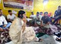 Jamshedpur mla meets youth on  hunger strike : विधायक पूर्णिमा साहू ने गोलमुरी में भूख हड़ताल पर बैठे युवाओं से की मुलाकात, डीसी व ट्रैफिक डीएसपी से बात कर रोड पर लगवाए बैरिकेड्स, जन सुरक्षा के लिए रोड डिवाइडर बनवाने का किया आग्रह