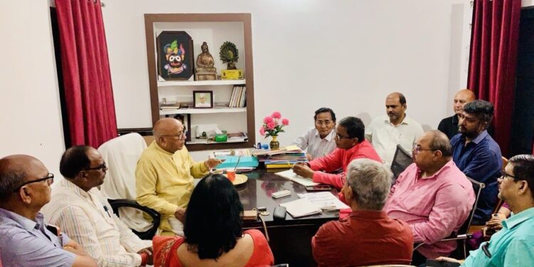 jamshedpur mla saryu roy meeting : 27 सितंबर को साकची पीपुल्स एकेडमी में सभी प्रधानाचार्यों की आवश्यक बैठक, झारखंड की शिक्षा व्यवस्था में व्याप्त खामियों को चिन्हित कर उसका समाधान खोजने के लिए हो रहा है 6 सितंबर का सेमिनार