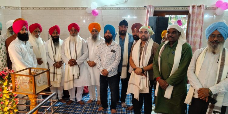 jamshedpur sikh samaj-टुइलाडूंगरी कलगीधर गुरुद्वारा साहिब में श्रद्धापूर्वक मनाया गया गुरु हरकिशन साहिब जी का प्रकाश पर्व