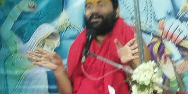 jamshedpur Shrimad Bhagwat Katha- गोलमुरी शिव मंदिर में आयोजित श्रीमद्भागवत कथा के तीसरे दिन भक्तिरस में डूबे श्रद्धालु jamshedpur Shrimad Bhagwat Katha- गोलमुरी शिव मंदिर में आयोजित श्रीमद्भागवत कथा के तीसरे दिन भक्तिरस में डूबे श्रद्धालु