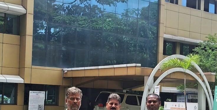 jamshedpur demand : झारखंड मानव अधिकार संघ ने डीसी और डीएफओ को सौंपा ज्ञापन, पेड़ों को बचाने की अपील jamshedpur demand : झारखंड मानव अधिकार संघ ने डीसी और डीएफओ को सौंपा ज्ञापन, पेड़ों को बचाने की अपील