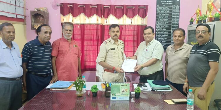 jamshedpur rural-चाकुलिया के गंदरोपी श्मशान घाट में चोरी के मामले में मारवाड़ी सम्मेलन ने उठाई आवाज, थाना प्रभारी और नपं पदाधिकारी को सौंपा ज्ञापन jamshedpur rural-चाकुलिया के गंदरोपी श्मशान घाट में चोरी के मामले में मारवाड़ी सम्मेलन ने उठाई आवाज, थाना प्रभारी और नपं पदाधिकारी को सौंपा ज्ञापन