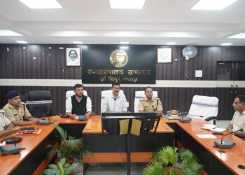 jamshedpur peace meeting : जमशेदपुर के उपायुक्त ने की ईद मिलादुन्न नबी को लेकर की अहम बैठक, जुलूस रूट को 7 जोन में बांटकर दण्डाधिकारी, पुलिस पदाधिकारी एवं पुलिस बल की प्रतिनियुक्ति, सीसीटीवी, ड्रोन के माध्यम से रहेगी विशेष निगरानी, सोशल मीडिया पर भी रखी जाएगी नजर jamshedpur peace meeting : जमशेदपुर के उपायुक्त ने की ईद मिलादुन्न नबी को लेकर की अहम बैठक, जुलूस रूट को 7 जोन में बांटकर दण्डाधिकारी, पुलिस पदाधिकारी एवं पुलिस बल की प्रतिनियुक्ति, सीसीटीवी, ड्रोन के माध्यम से रहेगी विशेष निगरानी, सोशल मीडिया पर भी रखी जाएगी नजर
