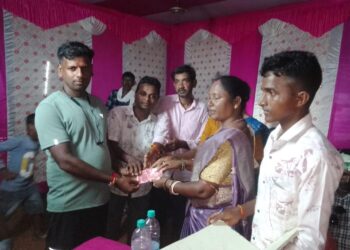 jamshedpur rural sports-चाकुलिया के पाकुड़िया में दो दिवसीय फुटबॉल प्रतियोगिता का समापन, किरण एफसी ने ट्रॉफी पर कब्जा जमाया