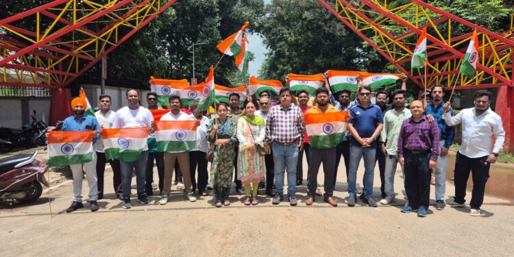 jamshedpur tiranga yatra- भाजपा बिष्टुपुर मंडल अध्यक्ष के नेतृत्व में निकाली गयी तिरंगा यात्रा, भारत माता की जय के लगे नारे