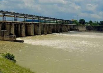 Jamshedpur flood alert : गालूडीह बराज, चांडिल डैम समेत कई डैम का खुला फाटक, नदी का जलस्तर फिर बढ़ा, बाढ़ का खतरा