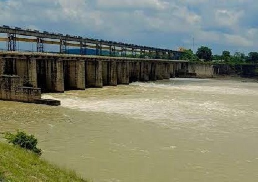 Jamshedpur flood alert : गालूडीह बराज, चांडिल डैम समेत कई डैम का खुला फाटक, नदी का जलस्तर फिर बढ़ा, बाढ़ का खतरा Jamshedpur flood alert : गालूडीह बराज, चांडिल डैम समेत कई डैम का खुला फाटक, नदी का जलस्तर फिर बढ़ा, बाढ़ का खतरा
