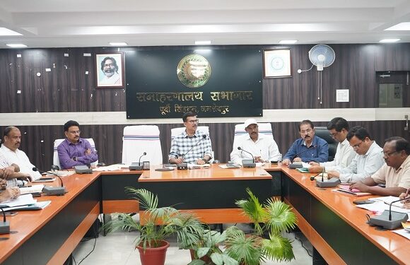 Jamshedpur dc coordination meeting : जमशेदपुर के उपायुक्त ने की समन्वय समिति की बैठक, विभागीय समन्वय से आधारभूत संरचना एवं जनहित से जुड़े कार्यों के त्वरित निष्पादन का दिया गया निर्देश