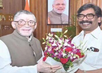 jharkhand cm met governor- जेपीएससी-जेएसएससी विवाद पर राज्यपाल से मिले सीएम, कहा- छात्रों के हित से कोई समझौता नहीं jharkhand cm met governor- जेपीएससी-जेएसएससी विवाद पर राज्यपाल से मिले सीएम, कहा- छात्रों के हित से कोई समझौता नहीं