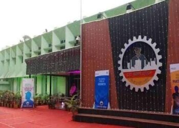 tata workers union politics : टाटा वर्कर्स यूनियन कमेटी मीटिंग के बाद माहौल गर्माया, बिमल बोले, ग्रेड रिवीजन का बचाव नहीं किया, मारुति ने बोला बदतमीजी बरदाश्त नहीं, आरसी झा ने कहा दुर्भाग्यपूर्ण स्थिति