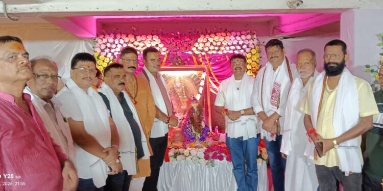 jamshedpur Sai Bhajan- कीताडीह नीलकंठ अपार्टमेंट में साईं संध्या भजन का आयोजन,भोग का किया गया वितरण jamshedpur Sai Bhajan- कीताडीह नीलकंठ अपार्टमेंट में साईं संध्या भजन का आयोजन,भोग का किया गया वितरण