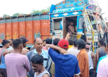 jamshedpur-rural accident- अनियंत्रित ट्रक ने सड़क पर पैदल चल रहे राहगीर को कुचला ,दर्दनाक मौत, टाटा-हाता मुख्य मार्ग जाम