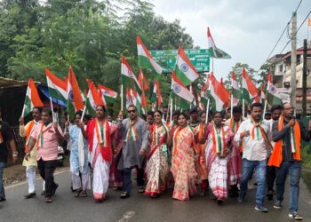 jamshedpur rural-जादूगोड़ा मे ऋषि षाड़ंगी,पूर्व विधायक मेनका सरदार व मीरा मुंडा की अगुवाई में निकली तिरंगा यात्रा jamshedpur rural-जादूगोड़ा मे ऋषि षाड़ंगी,पूर्व विधायक मेनका सरदार व मीरा मुंडा की अगुवाई में निकली तिरंगा यात्रा