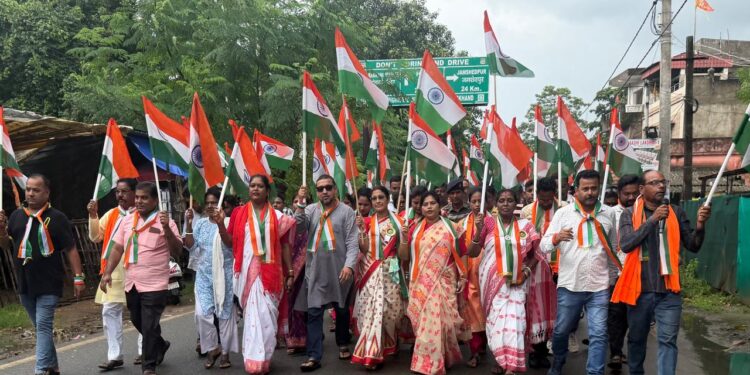 jamshedpur rural-जादूगोड़ा मे ऋषि षाड़ंगी,पूर्व विधायक मेनका सरदार व मीरा मुंडा की अगुवाई में निकली तिरंगा यात्रा jamshedpur rural-जादूगोड़ा मे ऋषि षाड़ंगी,पूर्व विधायक मेनका सरदार व मीरा मुंडा की अगुवाई में निकली तिरंगा यात्रा