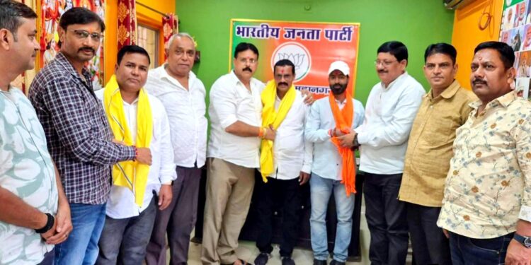 jamshedpur bjp-भाजपा जमशेदपुर महानगर ने पूर्वी विधानसभा के बिरसानगर मंडल कमेटी का किया विस्तार, संजीव बनर्जी को मिली अध्यक्ष की जिम्मेदारी