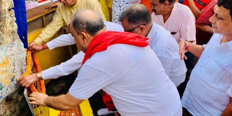 jamshedpur mla saryu roy initiative : जमशेदपुर के विधायक सरयू राय ने किया श्री श्याम दरबार के तोरणद्वार का शिलान्यास, बहुप्रतीक्षित तोरणद्वार बनने का था काफी पुराना डिमांड