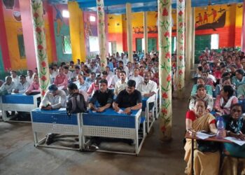 west singhbhum ckp guru goshthi-चक्रधरपुर मारवाड़ी प्लस टू विद्यालय में मासिक गुरु गोष्ठी आयोजित, शिक्षा की गुणवत्ता और शैक्षणिक गतिविधियों की हुई समीक्षा