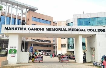 Jamshedpur mgm hospital : एमजीएम अस्पताल से 12 दिन बाद स्वस्थ होकर लौटी 8 माह की बच्ची, ब्रेन मलेरिया समेत कई गंभीर बीमारियों से थी पीड़ित